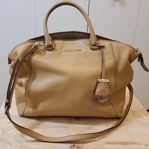 Michael kors crossbody bag